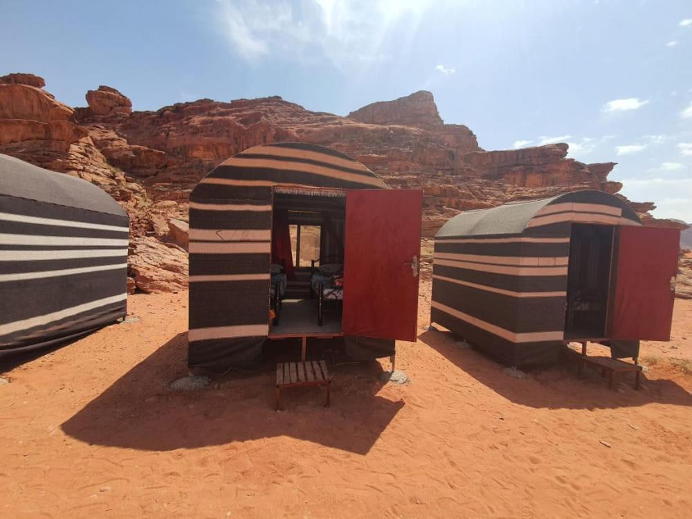 Готель Bedouin Family Camp Ваді-Рам Екстер'єр фото