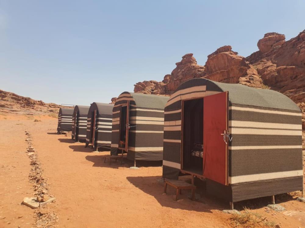 Готель Bedouin Family Camp Ваді-Рам Екстер'єр фото